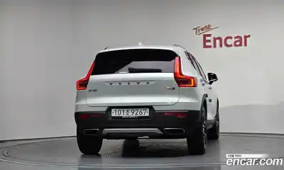 Volvo XC40 2019 2.0 автомат (гидро), миниатюра 4