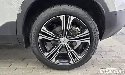 Volvo XC40 2019 2.0 автомат (гидро), миниатюра 7