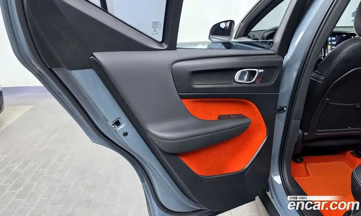 Volvo XC40 2020 2.0 автомат (гидро), фото 15
