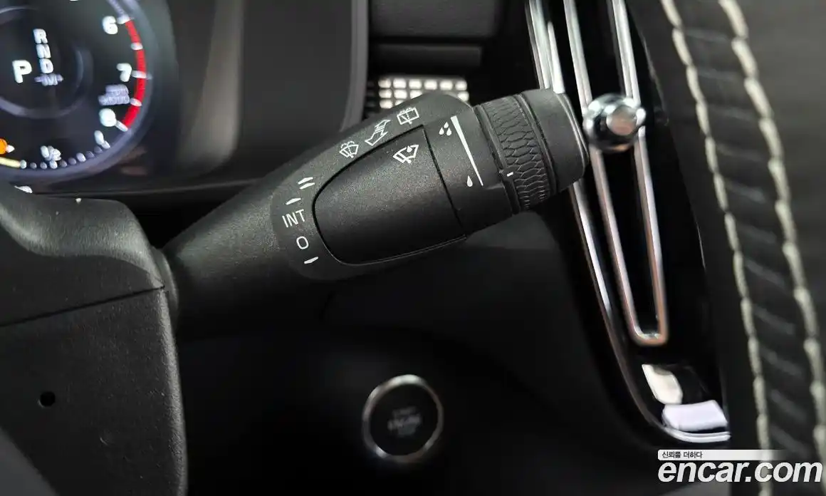 Volvo XC40 2020 2.0 автомат (гидро), фото 23