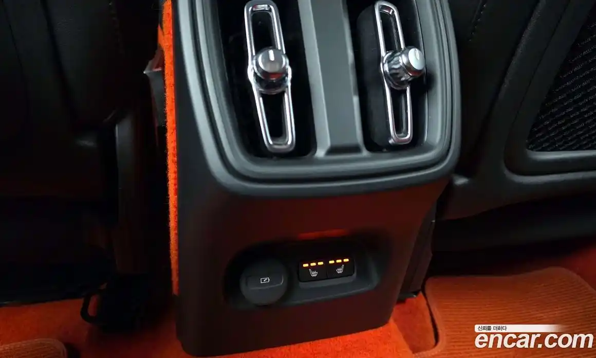 Volvo XC40 2020 2.0 автомат (гидро), фото 25
