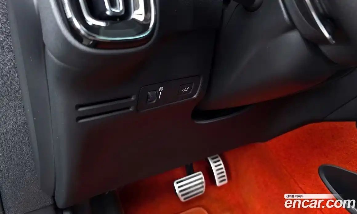 Volvo XC40 2020 2.0 автомат (гидро), фото 27