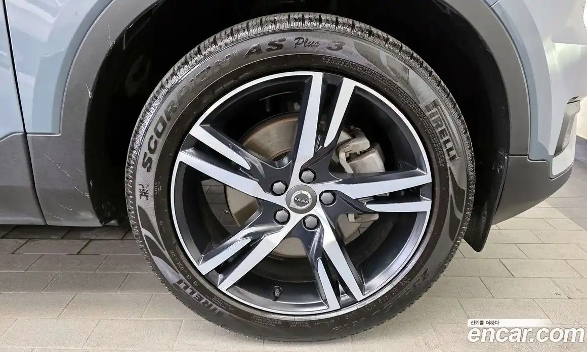 Volvo XC40 2020 2.0 автомат (гидро), фото 7