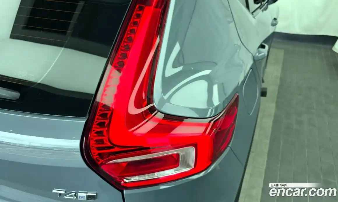 Volvo XC40 2020 2.0 автомат (гидро), фото 9