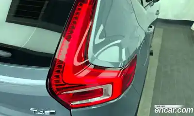 Volvo XC40 2020 2.0 автомат (гидро), миниатюра 9