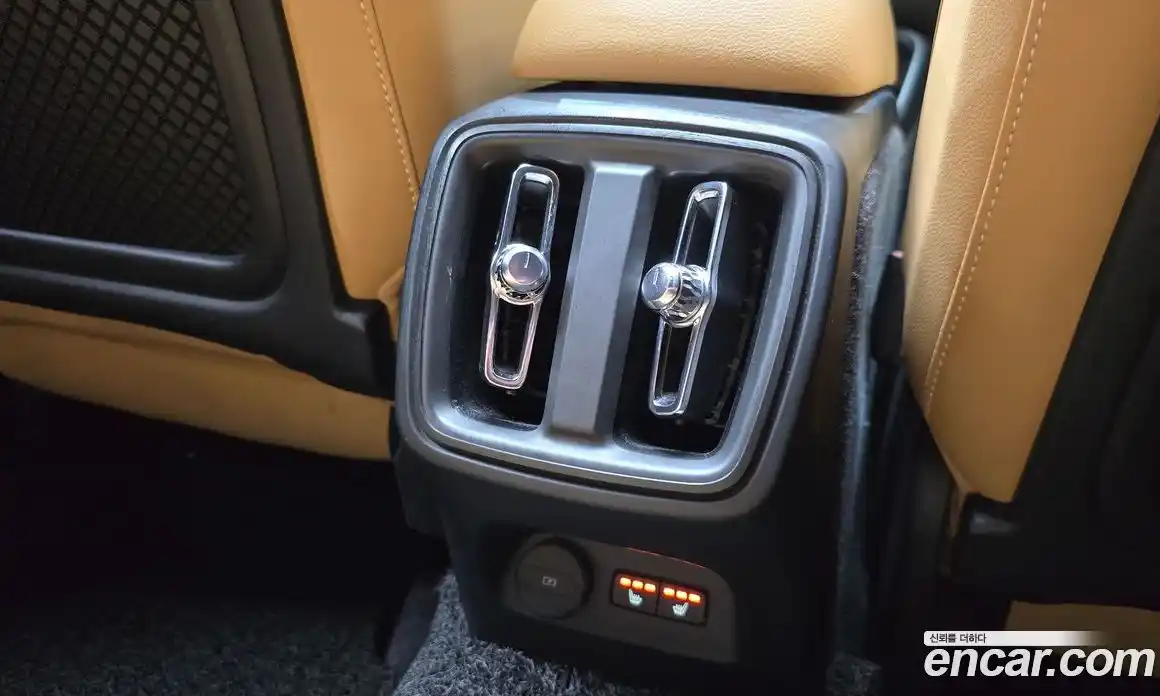 Volvo XC40 2020 2.0 автомат (гидро), фото 17