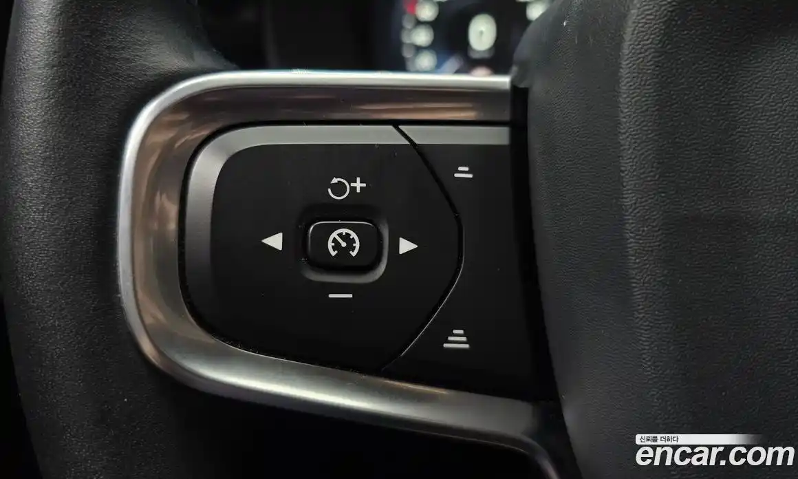 Volvo XC40 2020 2.0 автомат (гидро), фото 18