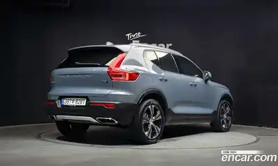Volvo XC40 2020 2.0 автомат (гидро), миниатюра 2