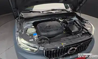 Volvo XC40 2020 2.0 автомат (гидро), миниатюра 6