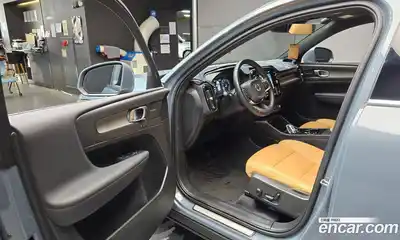 Volvo XC40 2020 2.0 автомат (гидро), миниатюра 10