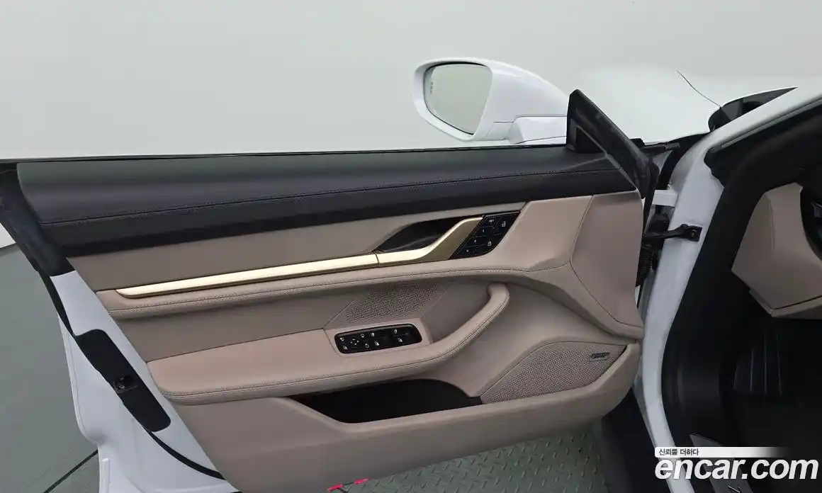 Porsche Taycan 2025 0.1 автомат (гидро), фото 14