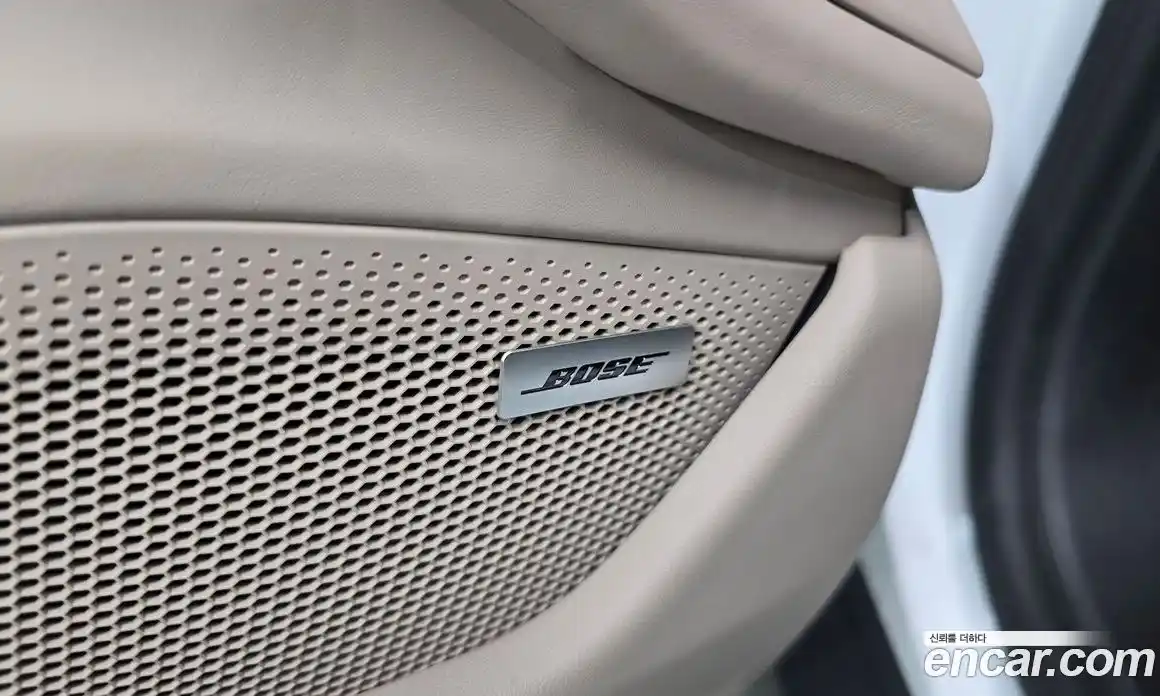 Porsche Taycan 2025 0.1 автомат (гидро), фото 30
