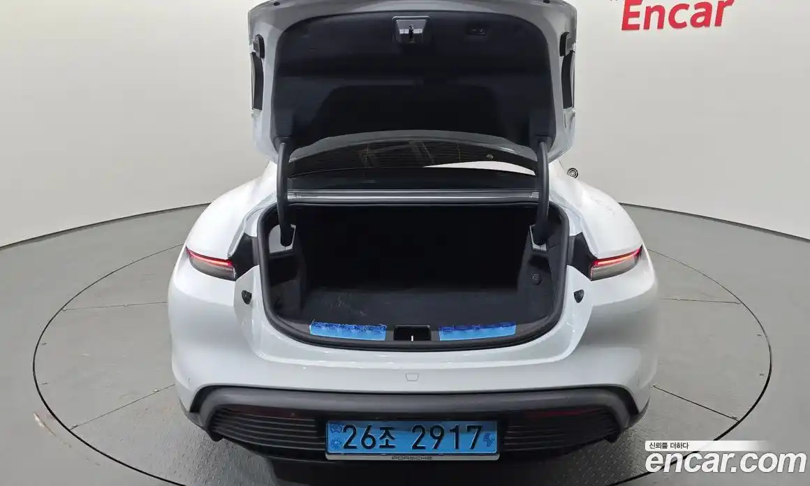 Porsche Taycan 2025 0.1 автомат (гидро), фото 32