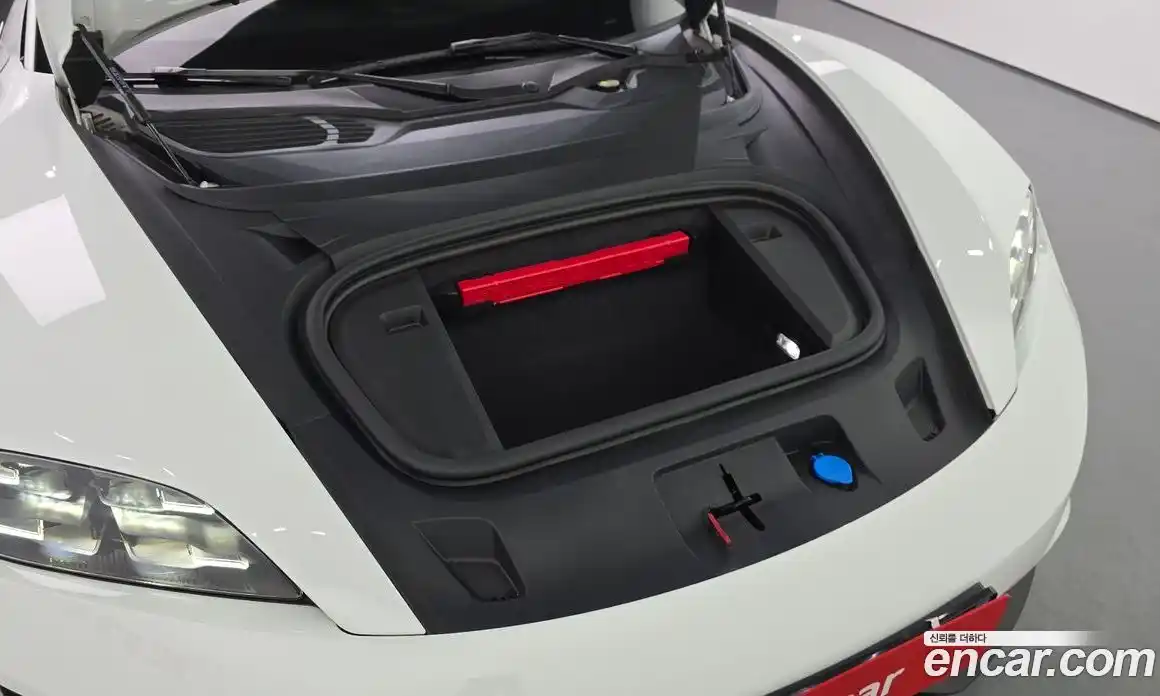 Porsche Taycan 2025 0.1 автомат (гидро), фото 6