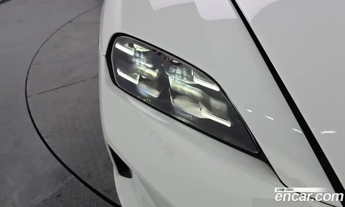 Porsche Taycan 2025 0.1 автомат (гидро), фото 8