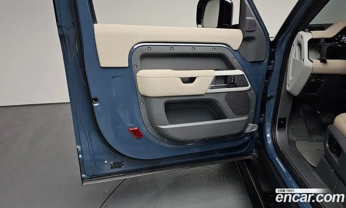 Land Rover Defender 2021 3.0 автомат (гидро), фото 14