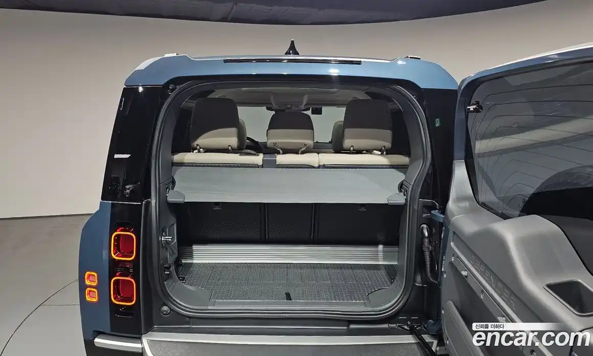 Land Rover Defender 2021 3.0 автомат (гидро), фото 25
