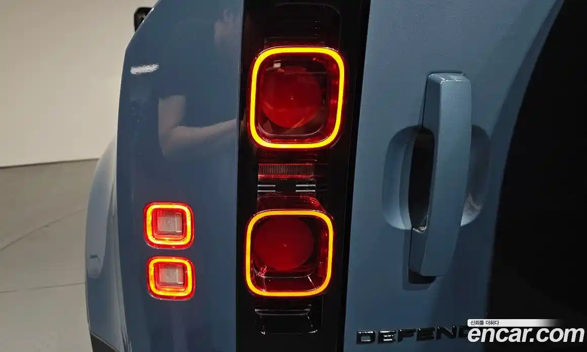 Land Rover Defender 2021 3.0 автомат (гидро), фото 8