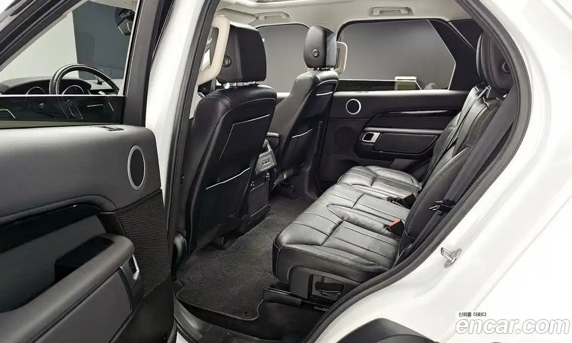 Land Rover Discovery 2018 2.0 автомат (гидро), фото 11