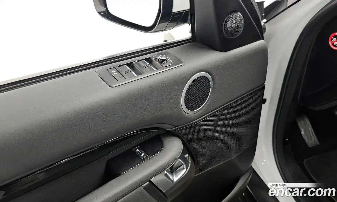 Land Rover Discovery 2018 2.0 автомат (гидро), фото 20