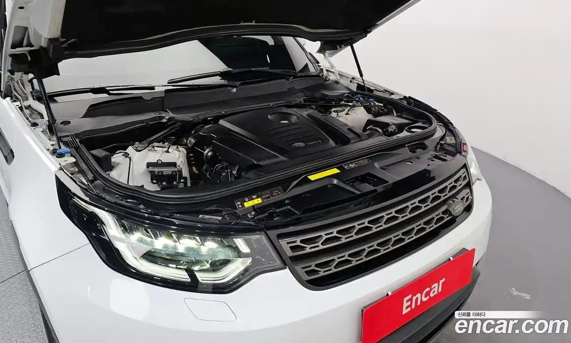 Land Rover Discovery 2018 2.0 автомат (гидро), фото 6