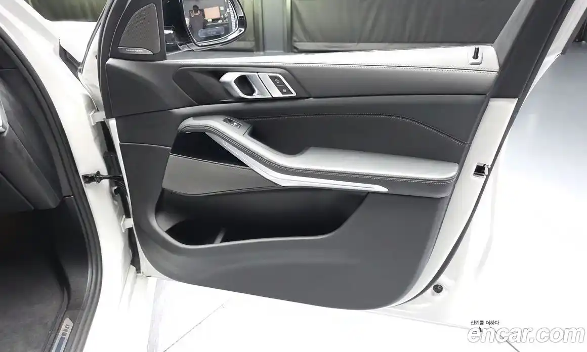 BMW X5 2025 3.0 автомат (гидро), фото 14