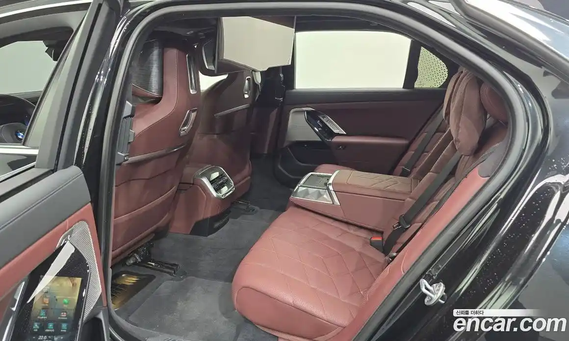 BMW 7 серия 2023 3.0 автомат (гидро), фото 17