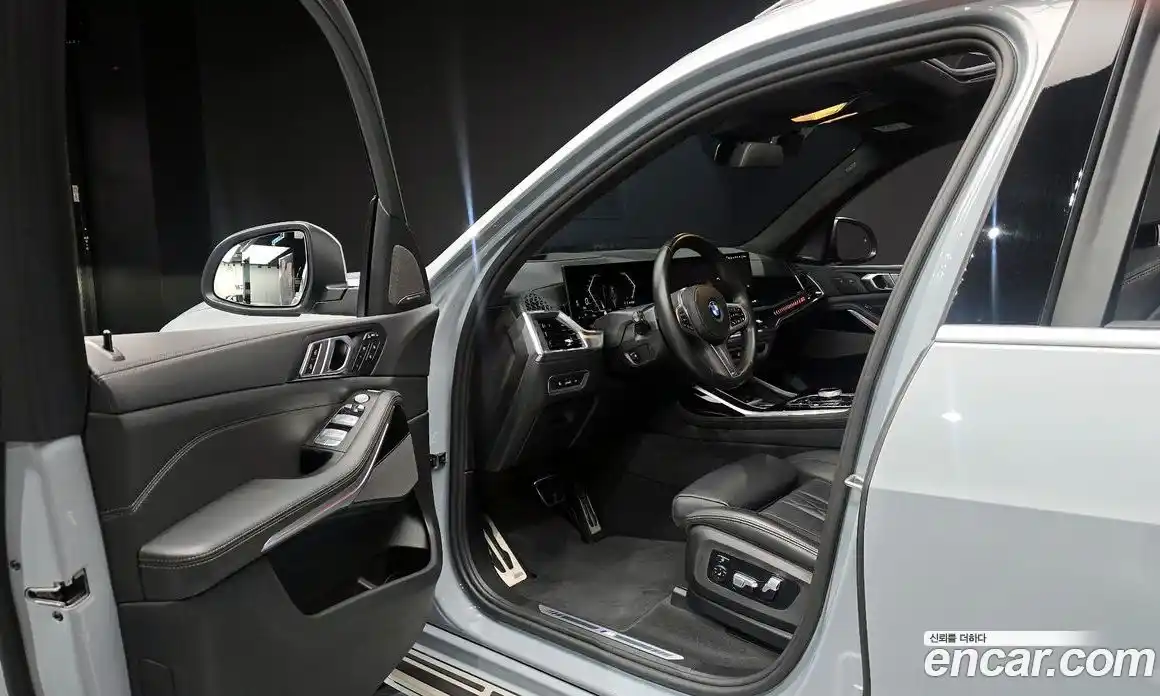 BMW X7 2023 3.0 автомат (гидро), фото 13