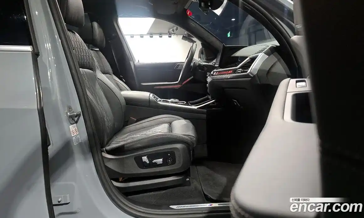 BMW X7 2023 3.0 автомат (гидро), фото 16
