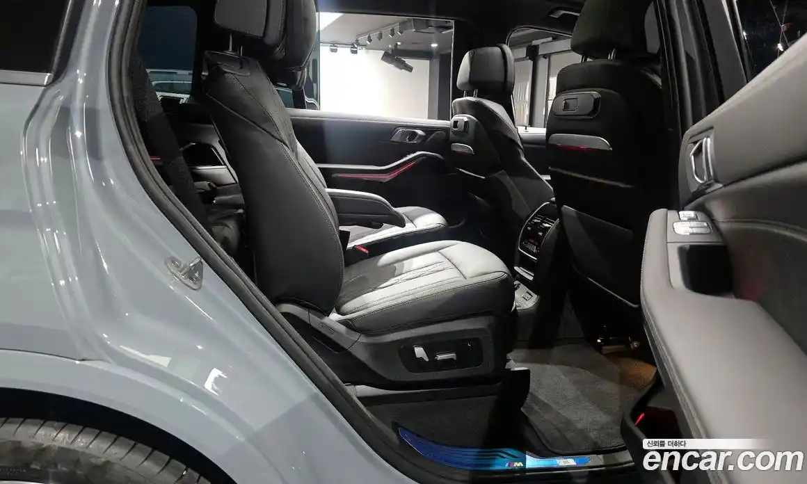 BMW X7 2023 3.0 автомат (гидро), фото 17