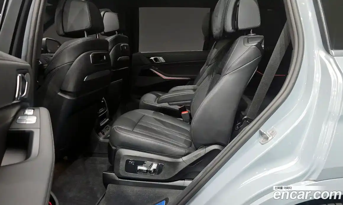 BMW X7 2023 3.0 автомат (гидро), фото 18