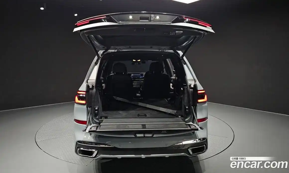 BMW X7 2023 3.0 автомат (гидро), фото 26