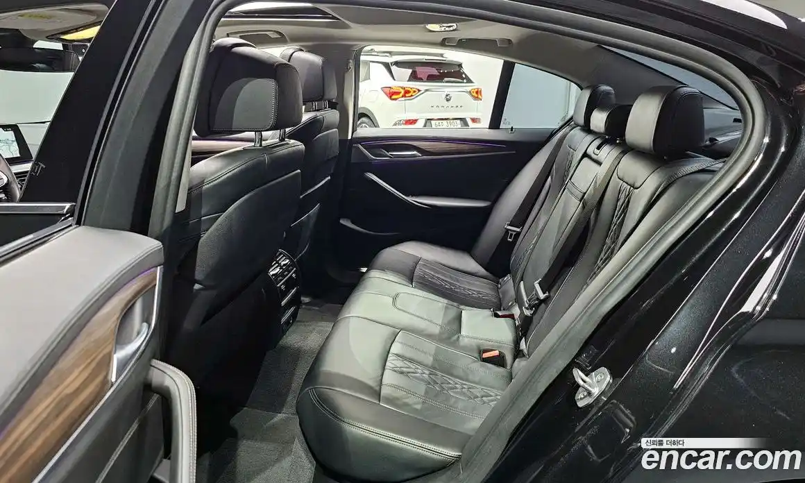 BMW 5 серия 2018 2.0 автомат (гидро), фото 11