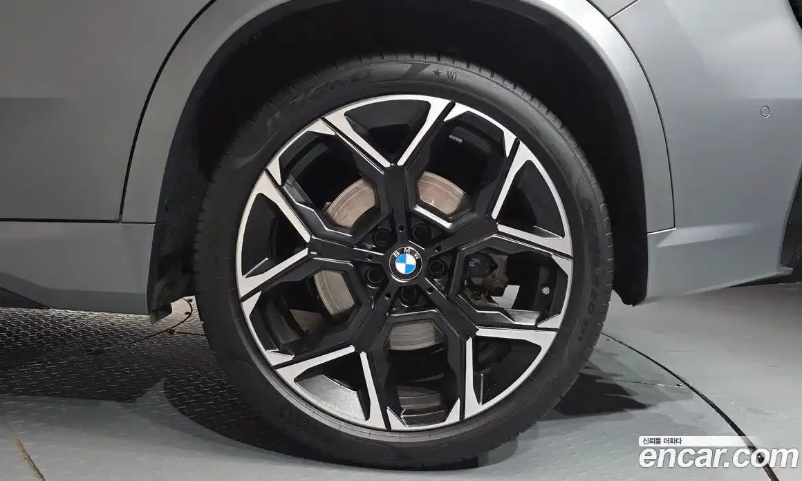 BMW X1 2024 2.0 автомат (гидро), фото 7