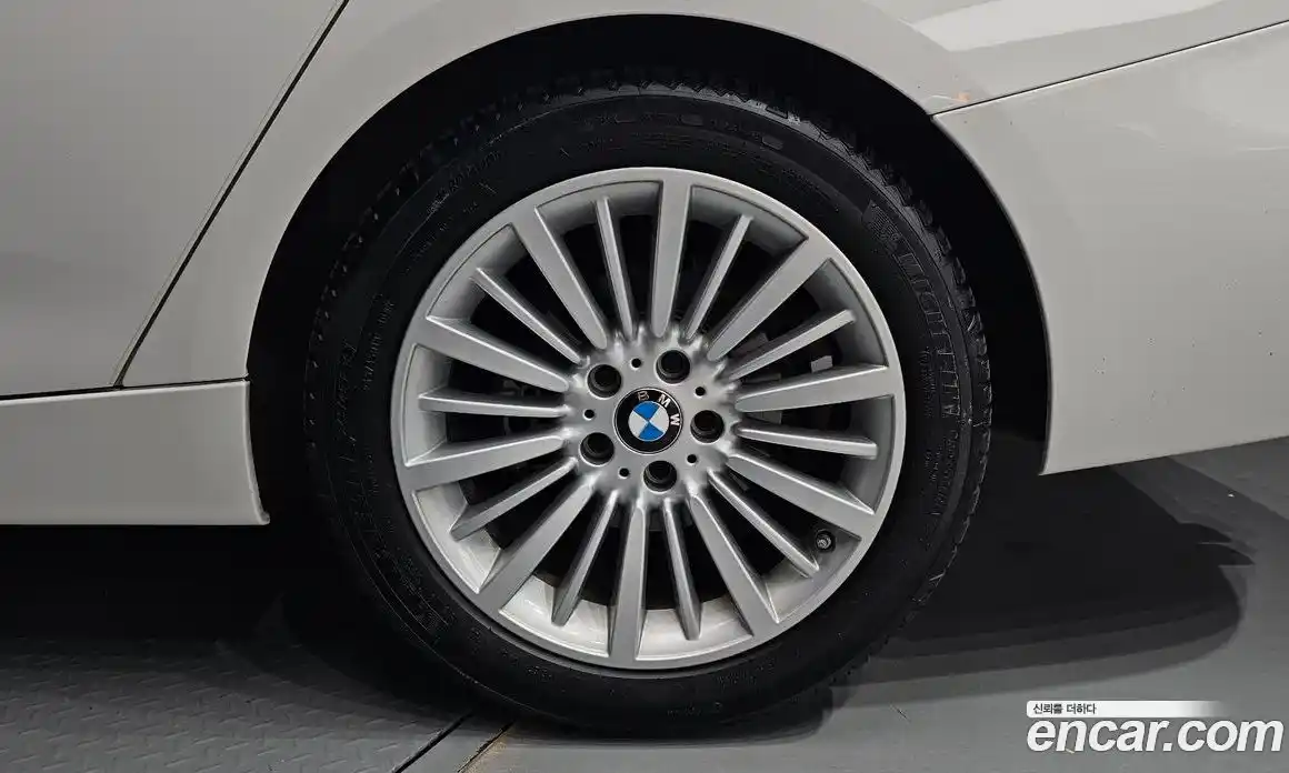BMW 3 серия 2019 2.0 автомат (гидро), фото 6