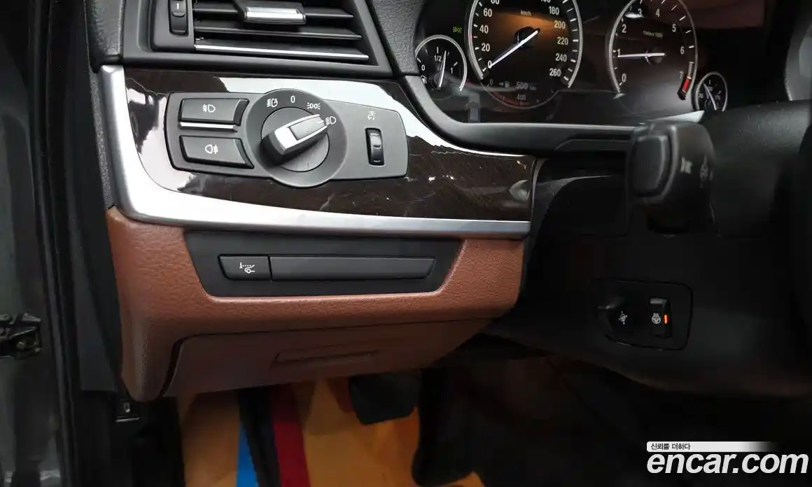 BMW 5 серия 2012 2.0 автомат (гидро), фото 17