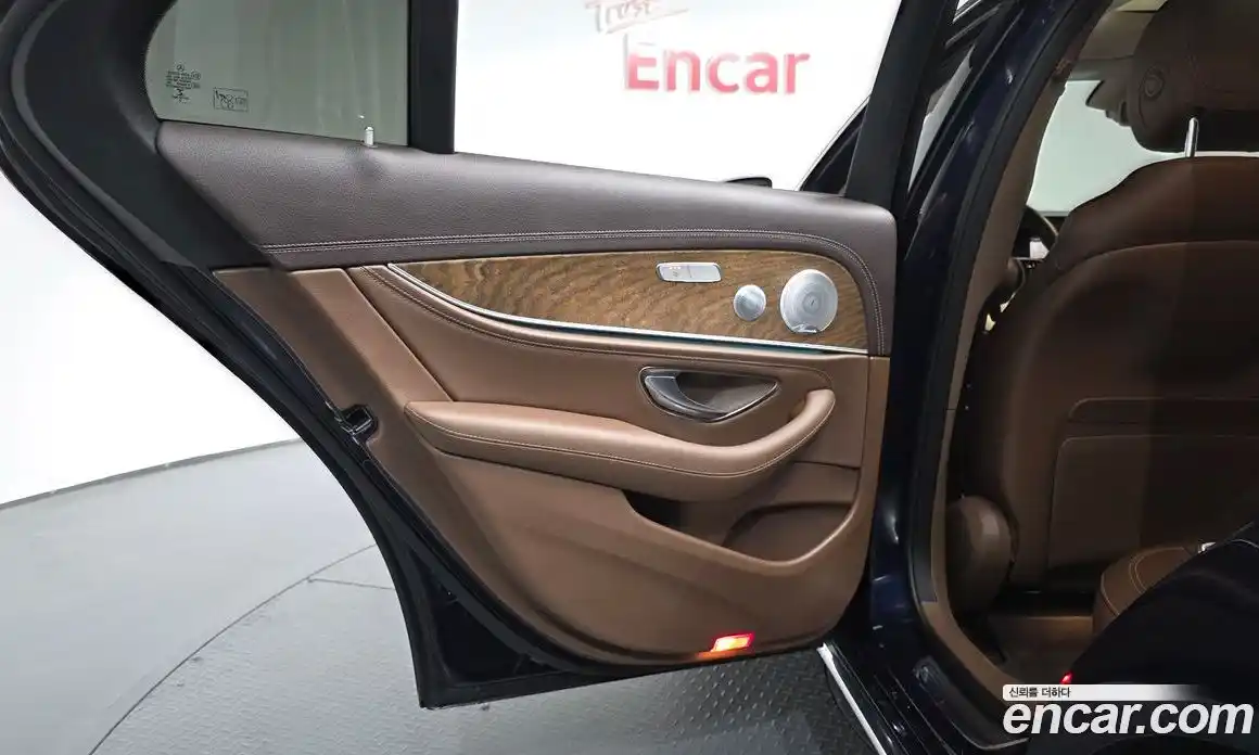 Mercedes-Benz E-Class 2019 2.0 автомат (гидро), фото 14