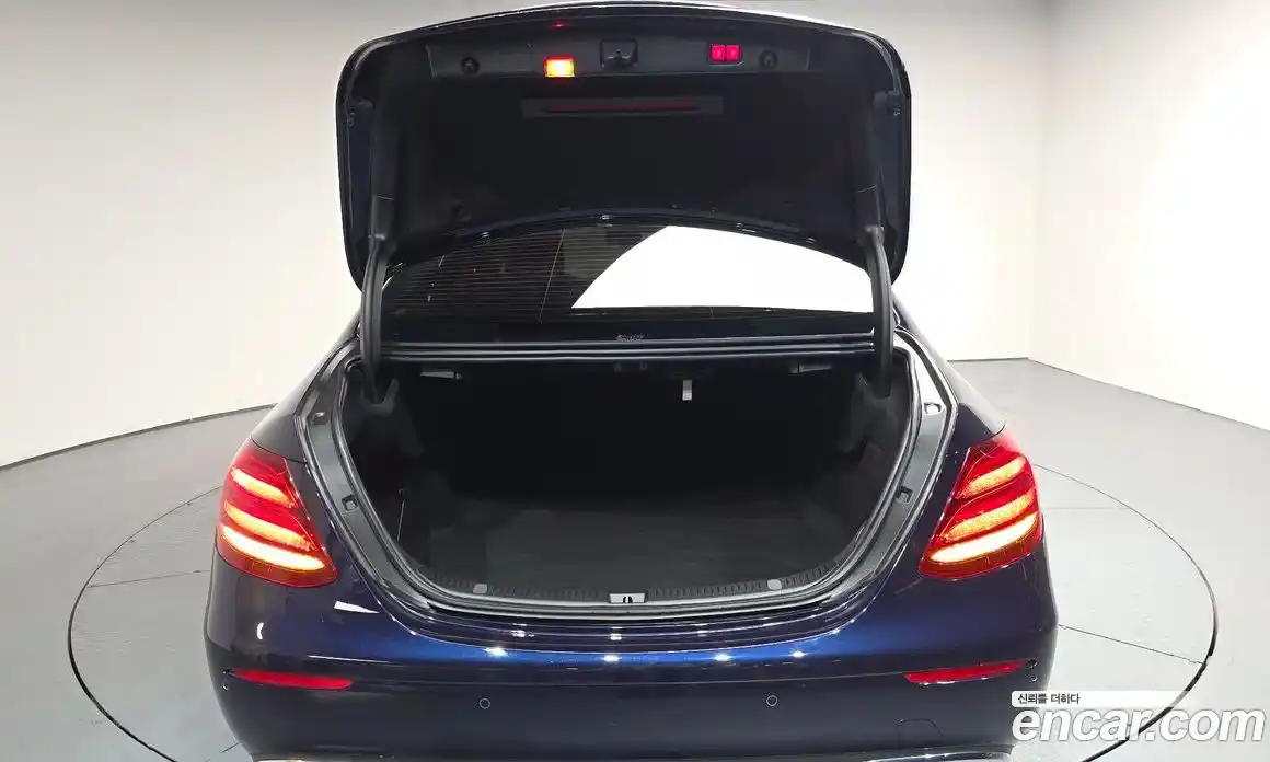 Mercedes-Benz E-Class 2019 2.0 автомат (гидро), фото 25