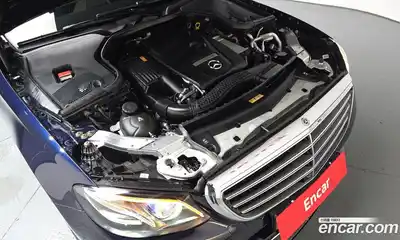 Mercedes-Benz E-Class 2019 2.0 автомат (гидро), миниатюра 5