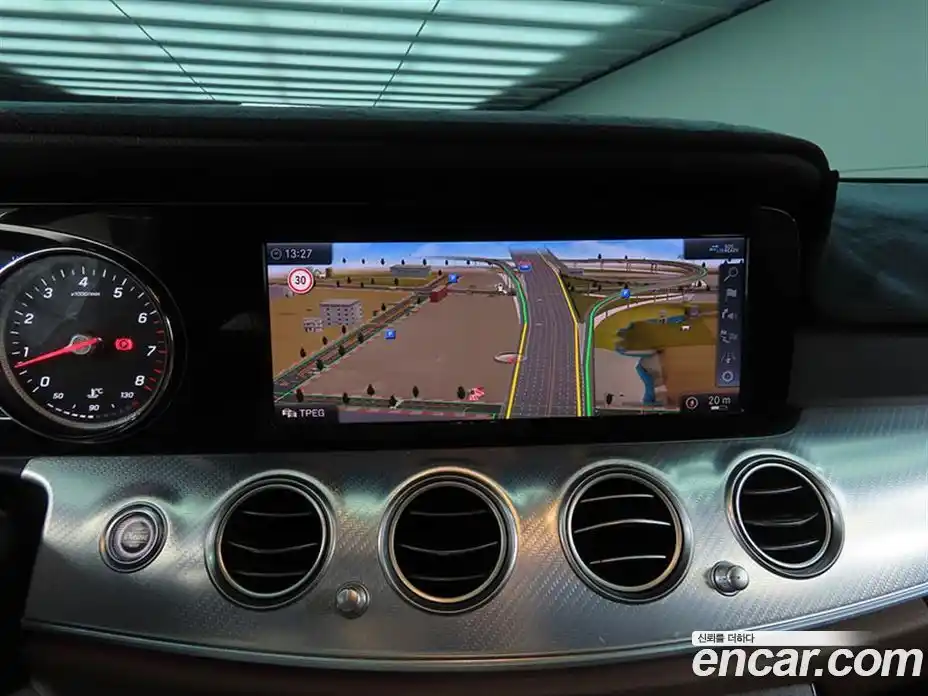 Mercedes-Benz E-Class 2020 2.0 автомат (гидро), фото 13