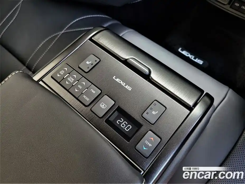 Lexus ES 2025 2.5 гидро, фото 16