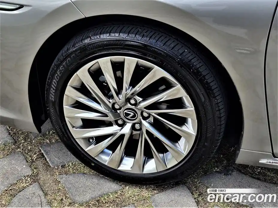 Lexus ES 2025 2.5 гидро, фото 5