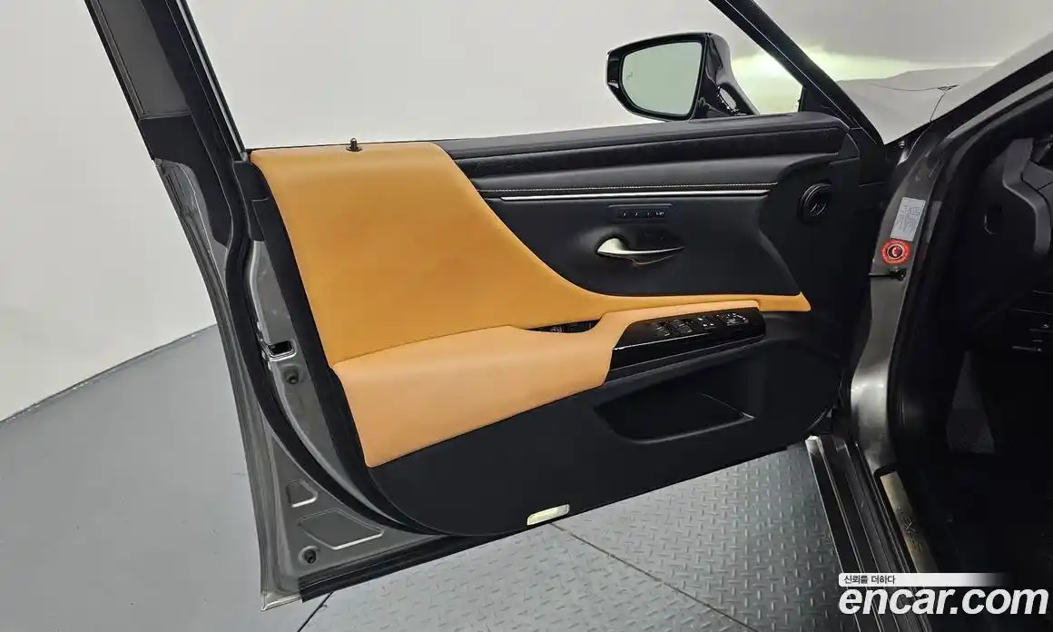 Lexus ES 2023 2.5 гидро, фото 14