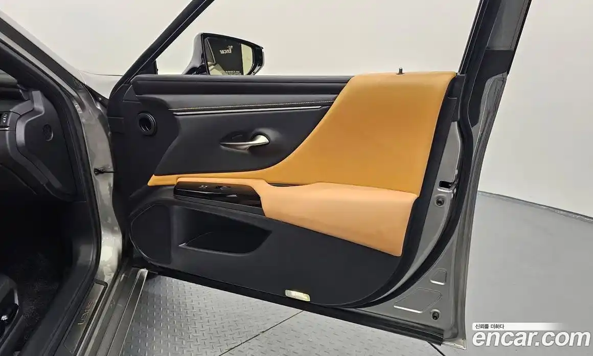 Lexus ES 2023 2.5 гидро, фото 15
