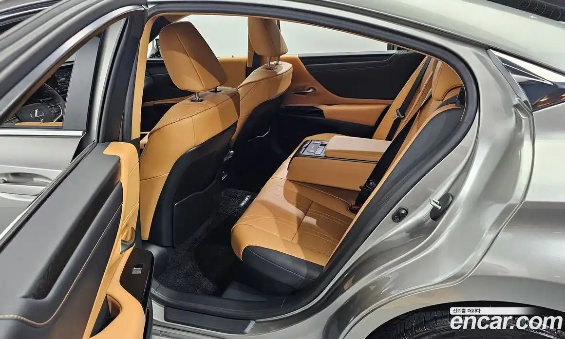Lexus ES 2023 2.5 гидро, фото 17