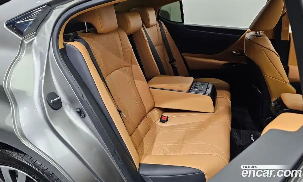 Lexus ES 2023 2.5 гидро, фото 18