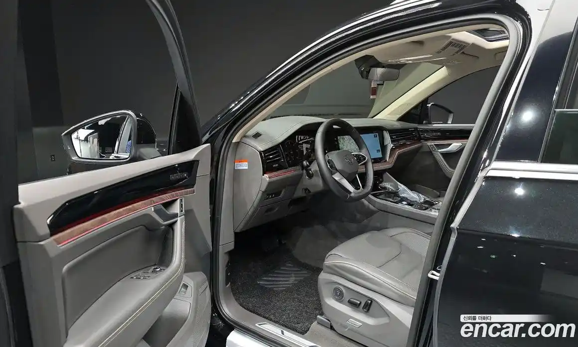 Volkswagen Touareg 2023 3.0 автомат (гидро), фото 13