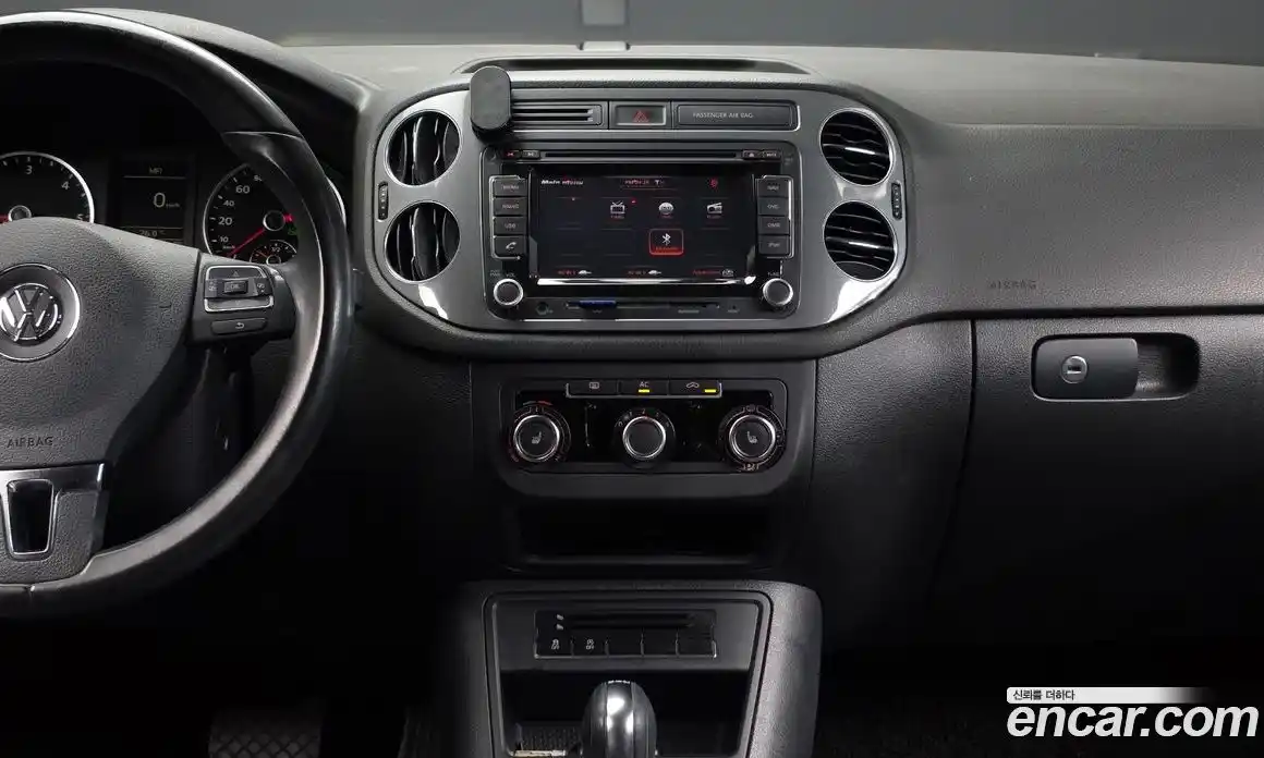 Volkswagen Tiguan 2012 2.0 автомат (гидро), фото 12