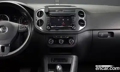 Volkswagen Tiguan 2012 2.0 автомат (гидро), миниатюра 12