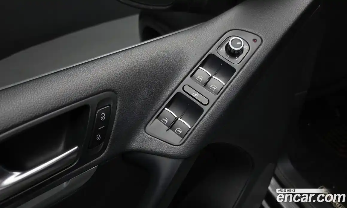 Volkswagen Tiguan 2012 2.0 автомат (гидро), фото 16